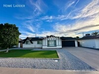 Building Photo - 8323 E Sells Dr