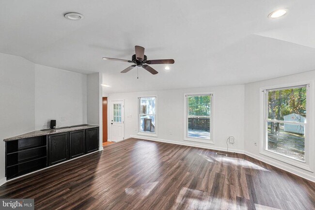 Building Photo - 8115 King Arthurs Ct