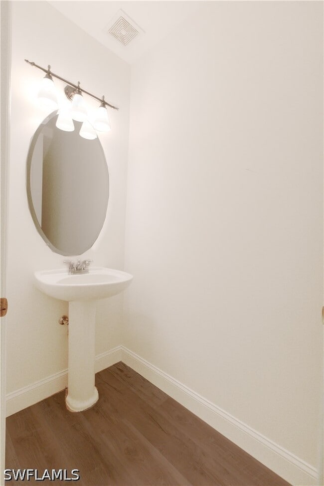 Building Photo - 1395 Mariposa Cir