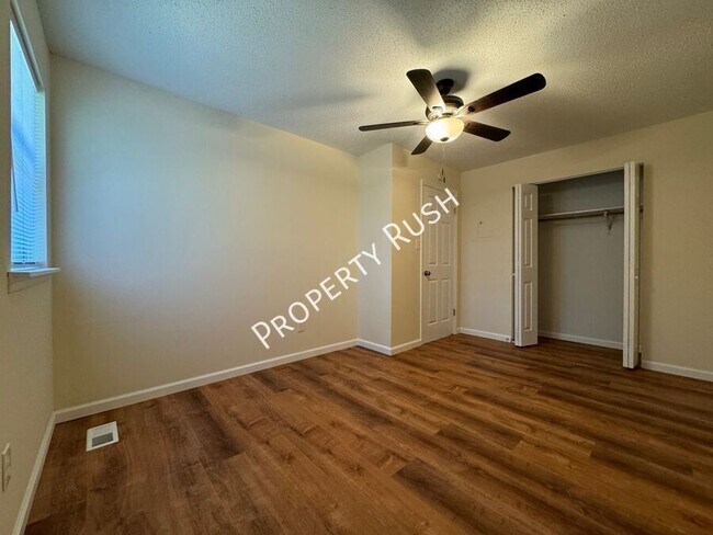 Building Photo - 1511 Rustic Dr