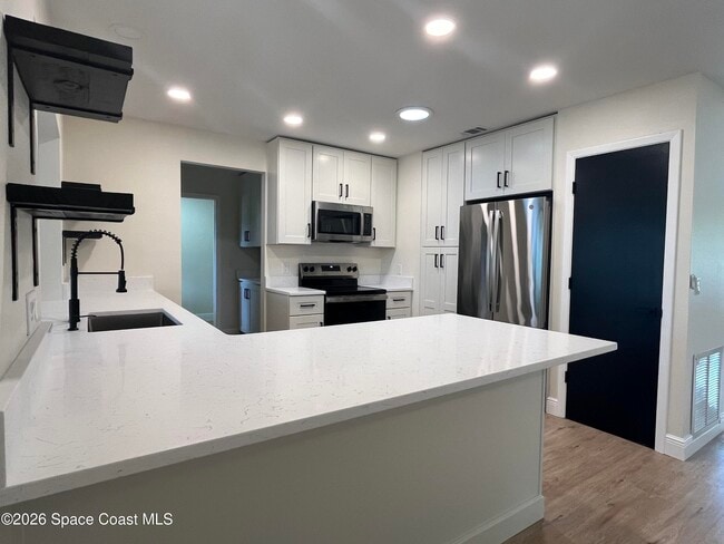 Building Photo - 1171 Riviera Dr NE