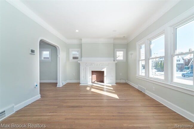 Building Photo - 3266 Collingwood St