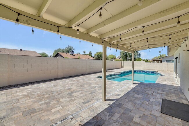 Building Photo - Beautiful Chandler home!