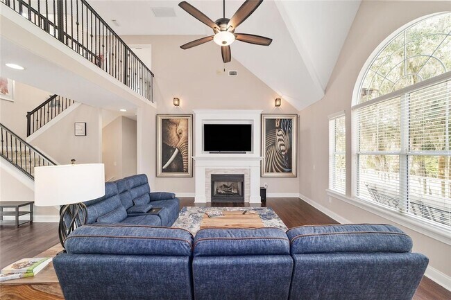 Building Photo - 1706 SW 27th St