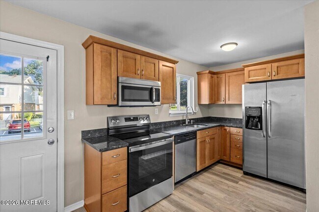 Building Photo - 8 Primrose Ln