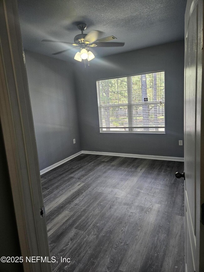 Building Photo - 3750 Silver Bluff Blvd