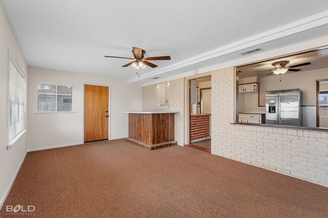 Building Photo - 1706 Shady Grove Dr