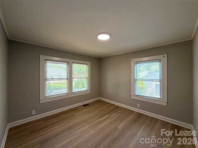 Building Photo - 831 Cason St