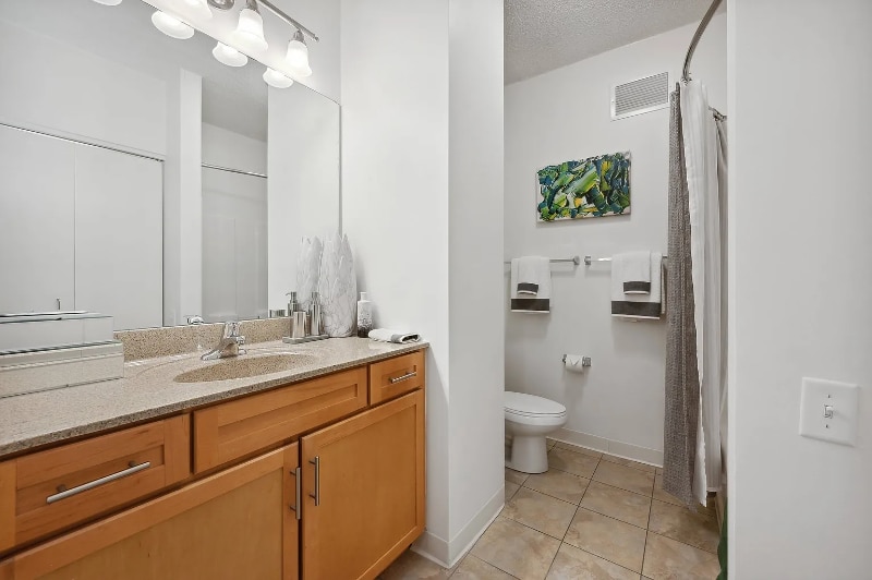 Building Photo - 960 S Clark St