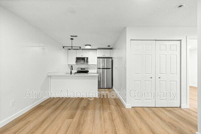 Building Photo - 5305 SE 28th Ln