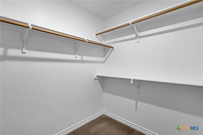 Building Photo - 907 Smoke Tree Ln