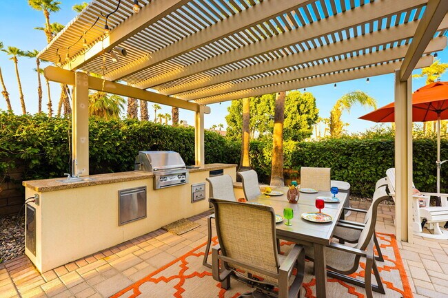 Building Photo - 370 Cypress Point Dr