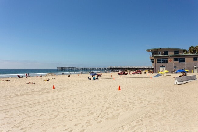 Building Photo - Pacific Beach 1 Bedroom Cottage with Parki...
