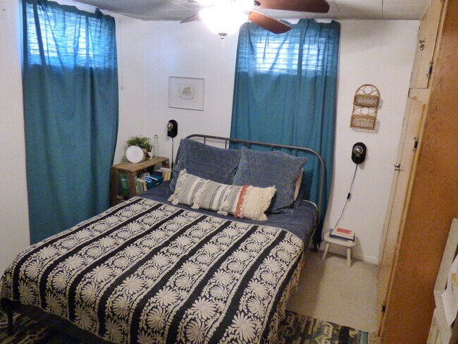 Building Photo - $0 DEPOSIT OPTION! Beautifully Upgraded 3-...