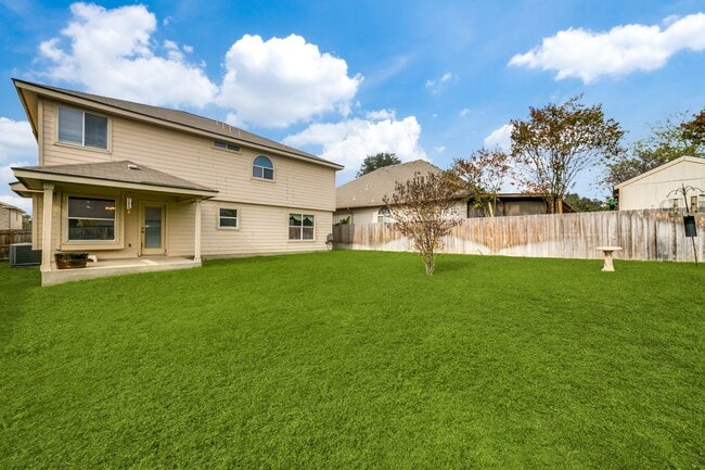 Building Photo - 4 Bedroom/2 Bath Wildhorse Subdivision