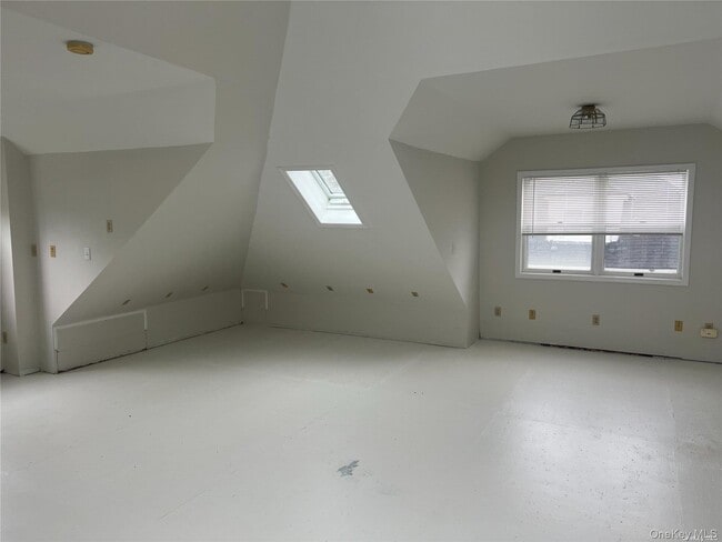 Building Photo - 77 Andrew St
