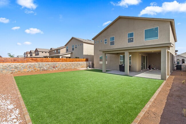 Building Photo - 14821 Tierra Escape Ave