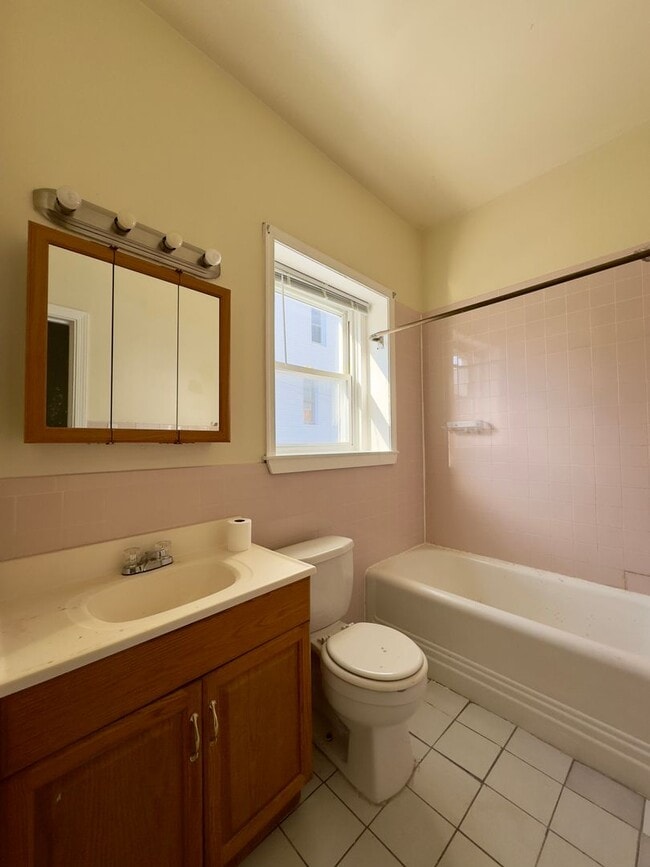 Building Photo - Unit for rent in Lauraville