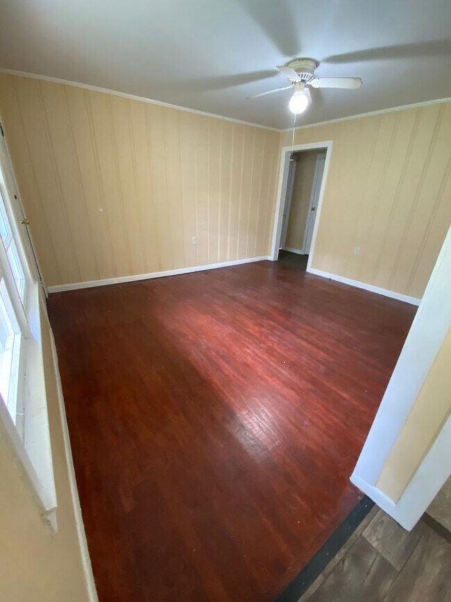 Building Photo - 2721 Simpson St