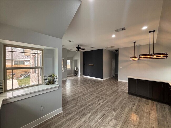 Building Photo - 116 Lasino Dr