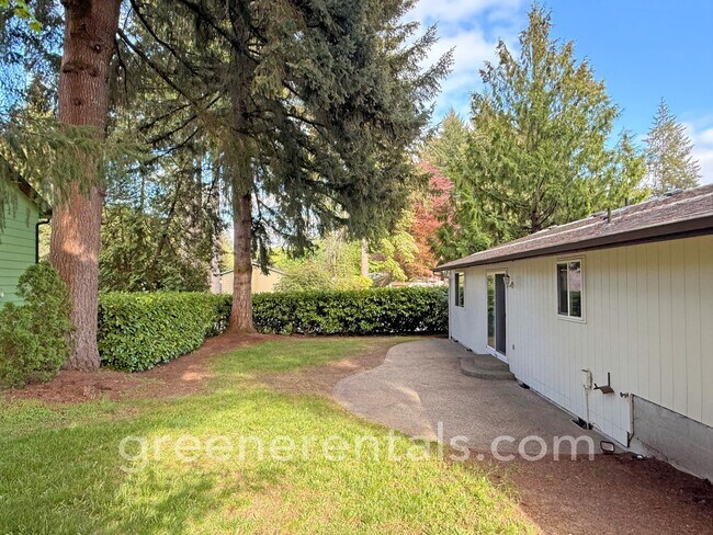 Building Photo - 3BD/1BA West Olympia Rambler