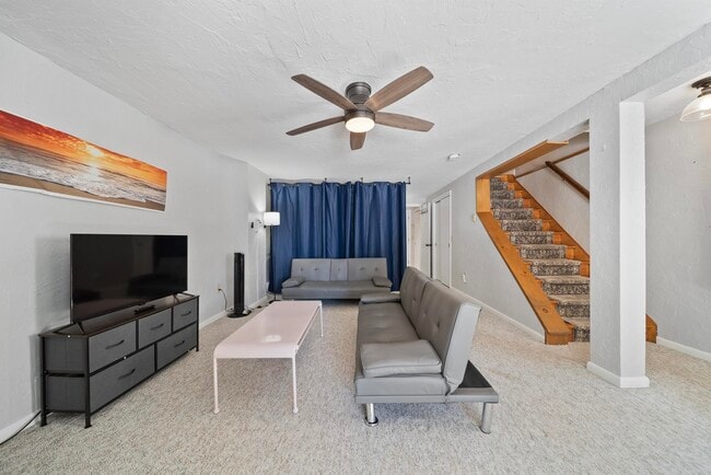 Building Photo - 21 Vlg W Dr