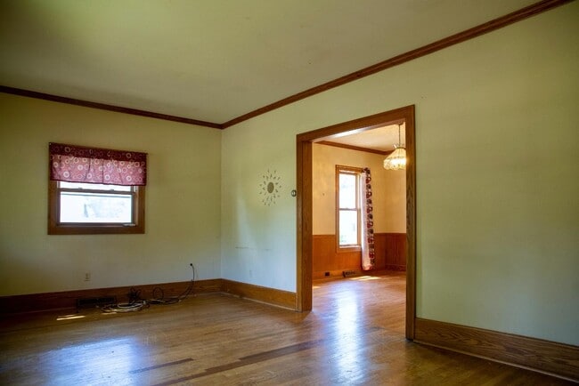 Building Photo - 1425 Union Ave NE
