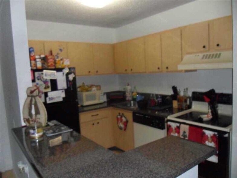 Building Photo - 7120 NW 179th St