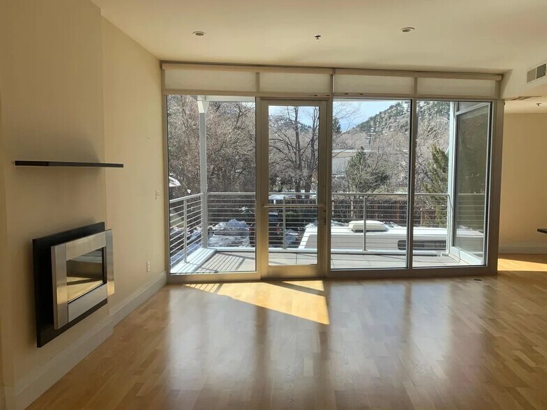 Building Photo - 1641 4th St