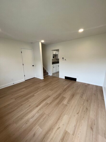 Building Photo - 1921 Dunning Rd