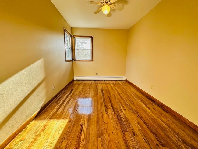 Building Photo - 126 W 25th St