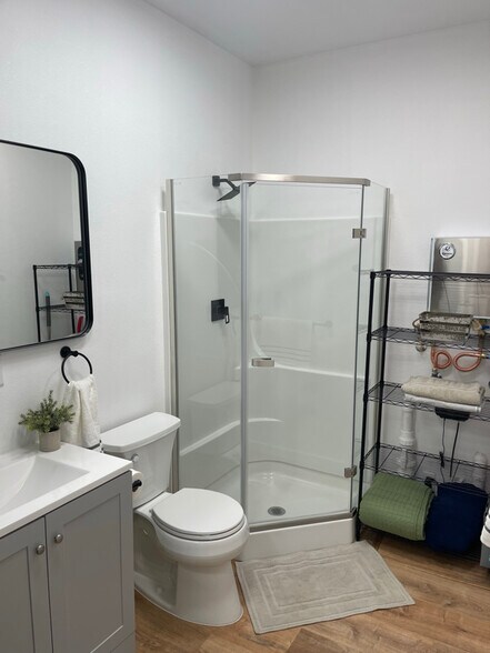 Building Photo - 257 S E St