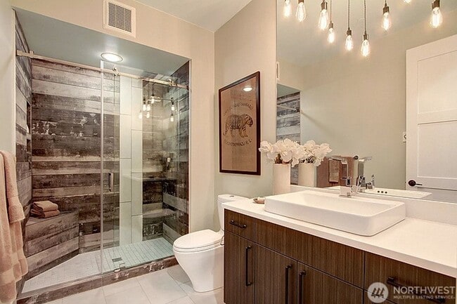 Building Photo - 4bd/3.5ba Kirkland Home
