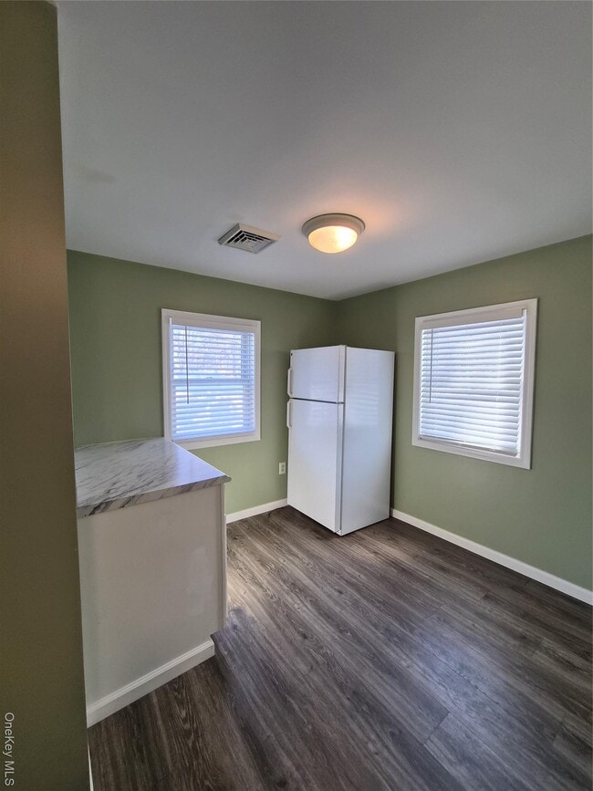 Building Photo - 1614 NY-9G