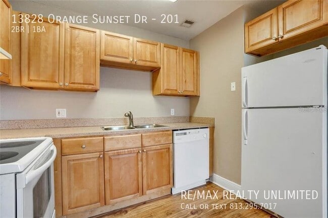 Building Photo - 13828 Orange Sunset Dr