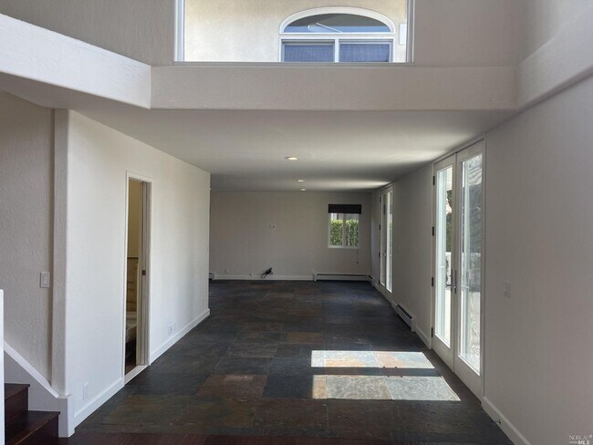 Building Photo - 124 Montego Key