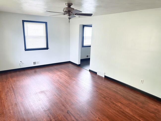 Building Photo - 115 Burben Way