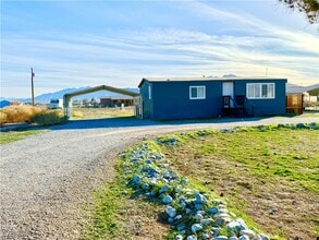 Building Photo - 4331 W Victoria St