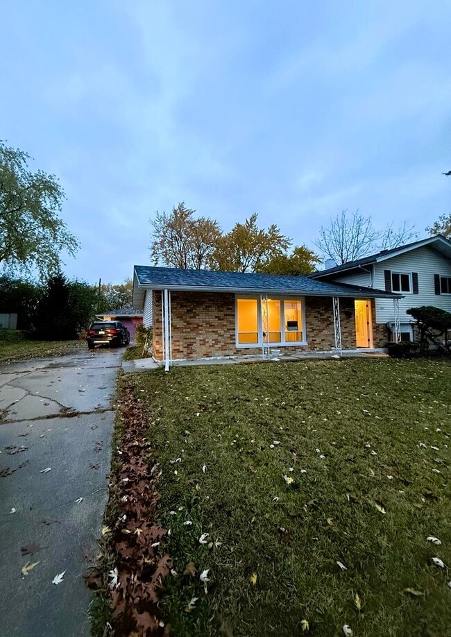 Building Photo - 1440 Gentry Rd