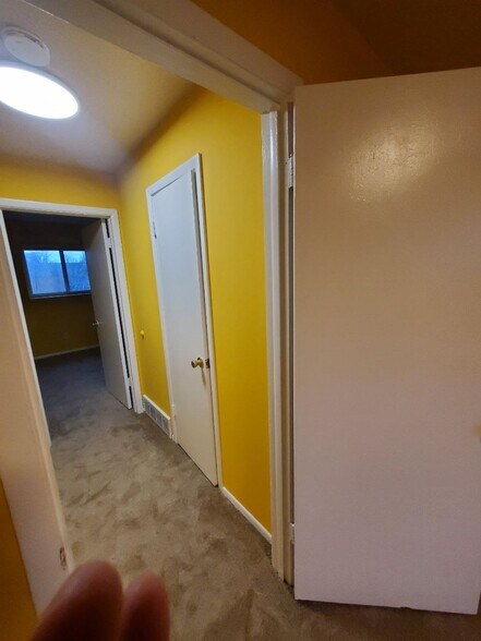 Building Photo - 23755 Banbury Cir