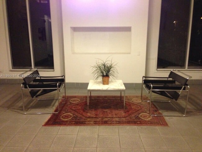 Building Photo - 820 Euclid Ave