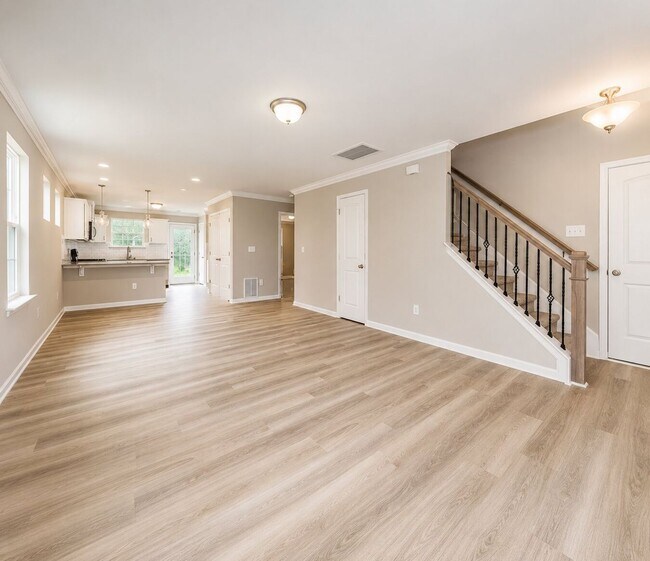 Building Photo - 3-Bedroom Townhome with Patio in Greensboro