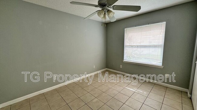 Building Photo - 209 7th St S