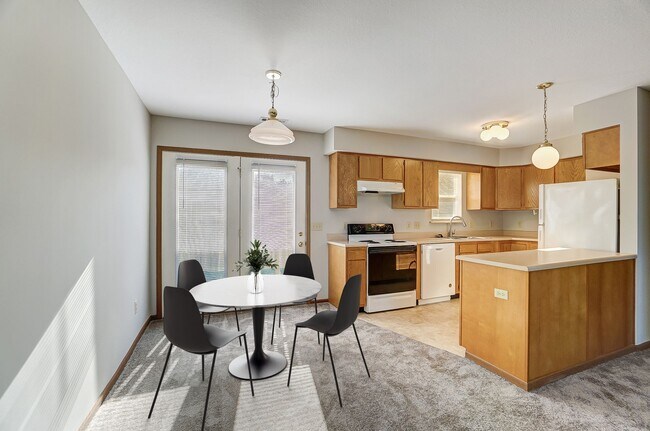 Building Photo - Deer Creek Crossing Villas