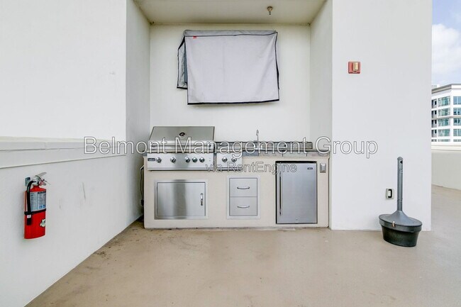 Building Photo - 525 E Jackson St