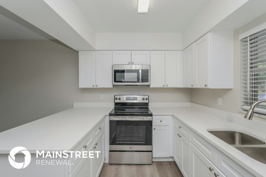 Building Photo - 2204 Tanglewood Way