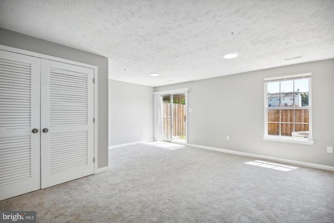 Building Photo - 7135 Ladd Cir