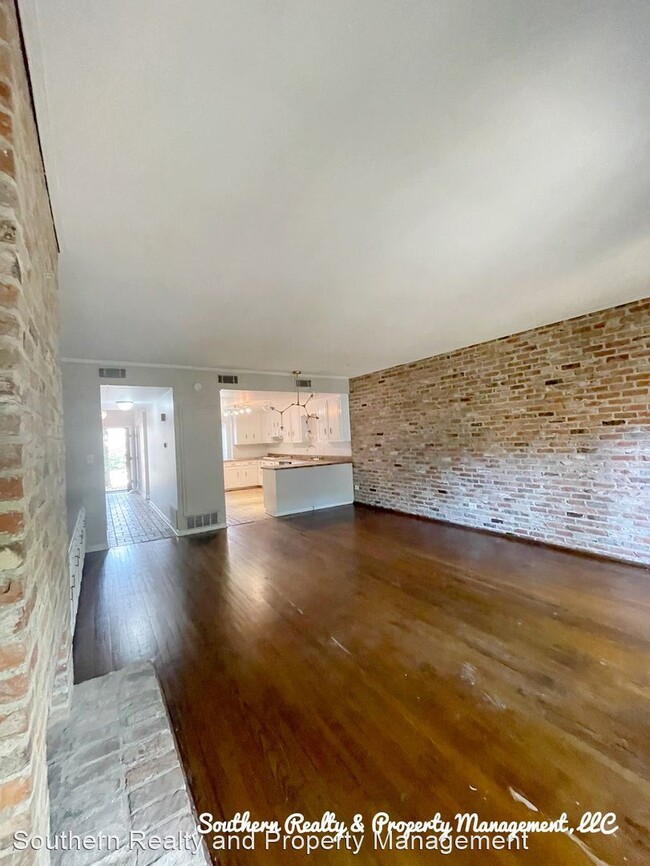 Building Photo - 2 br, 2.5 bath House - 2948 Old Farm Road