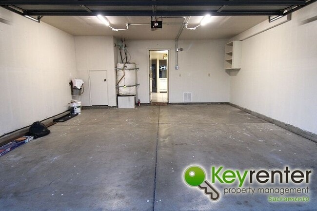 Building Photo - 8021 Sawgrass Cir