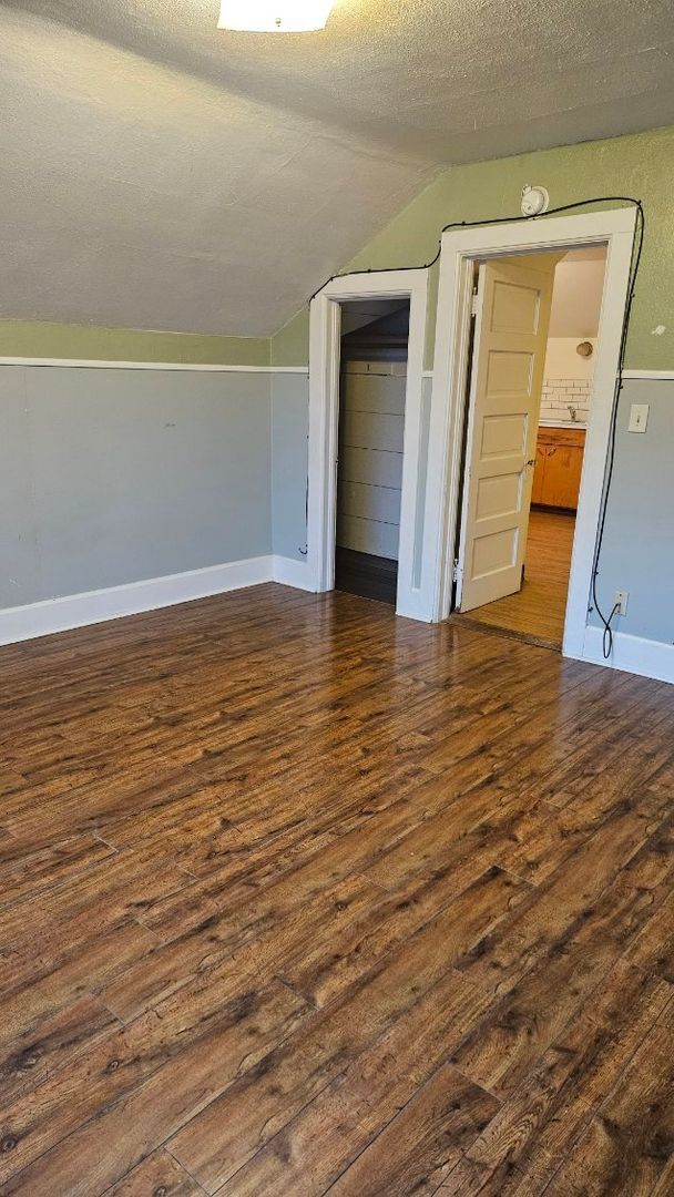 Building Photo - Duplex downtown CDA